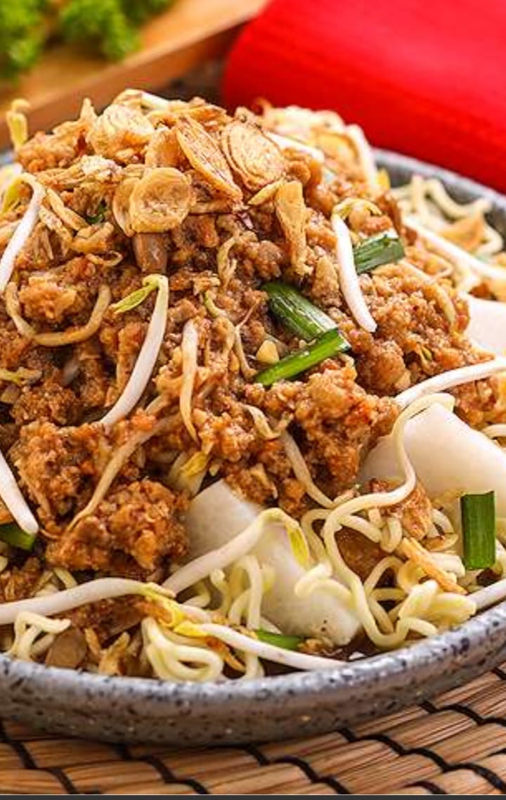 Fried bean sprouts with tofu