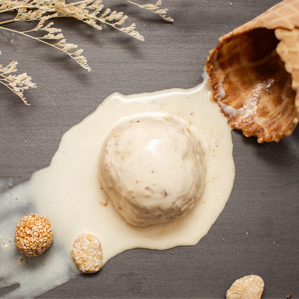 Tilgul/Peanut & Sesame Brittle Ice cream